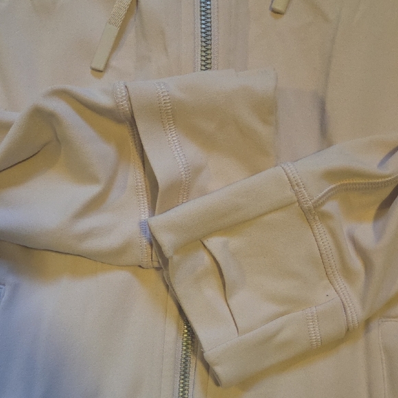 Lululemon Athletica Soft Pink Jacket - Picture 4 of 6